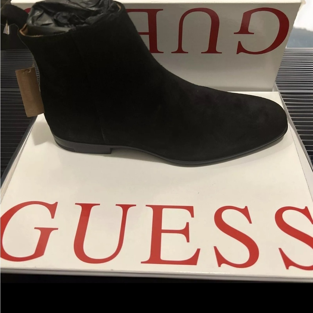 ✨Host pick✨GUESS Men's Black Suede Boots 8